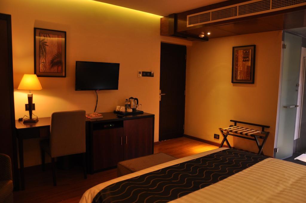 Park Avenue Hotel Nungambakkam Ченнаи Экстерьер фото