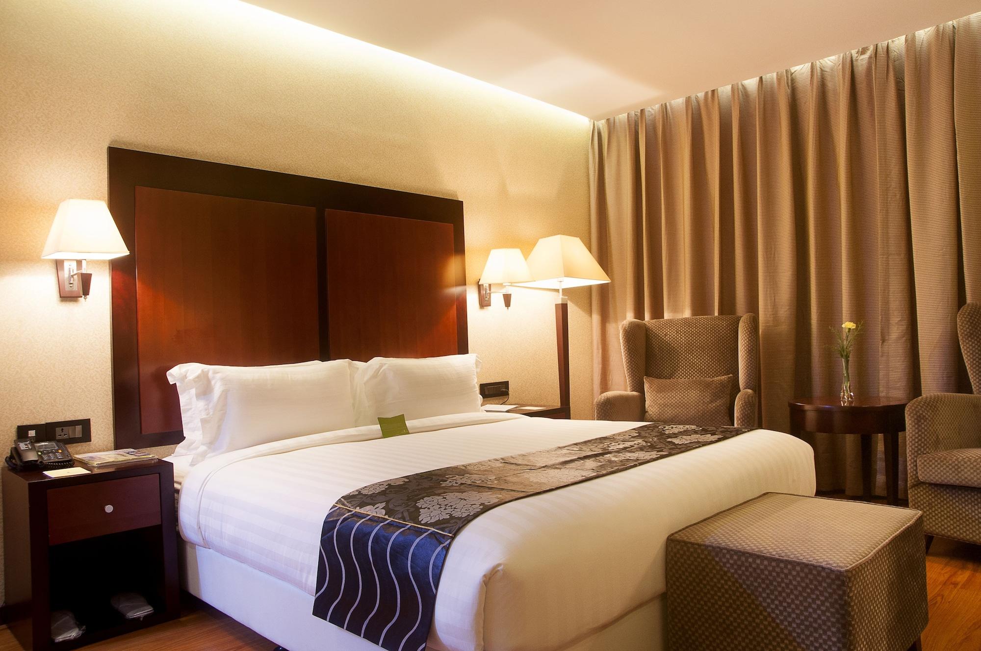 Park Avenue Hotel Nungambakkam Ченнаи Экстерьер фото
