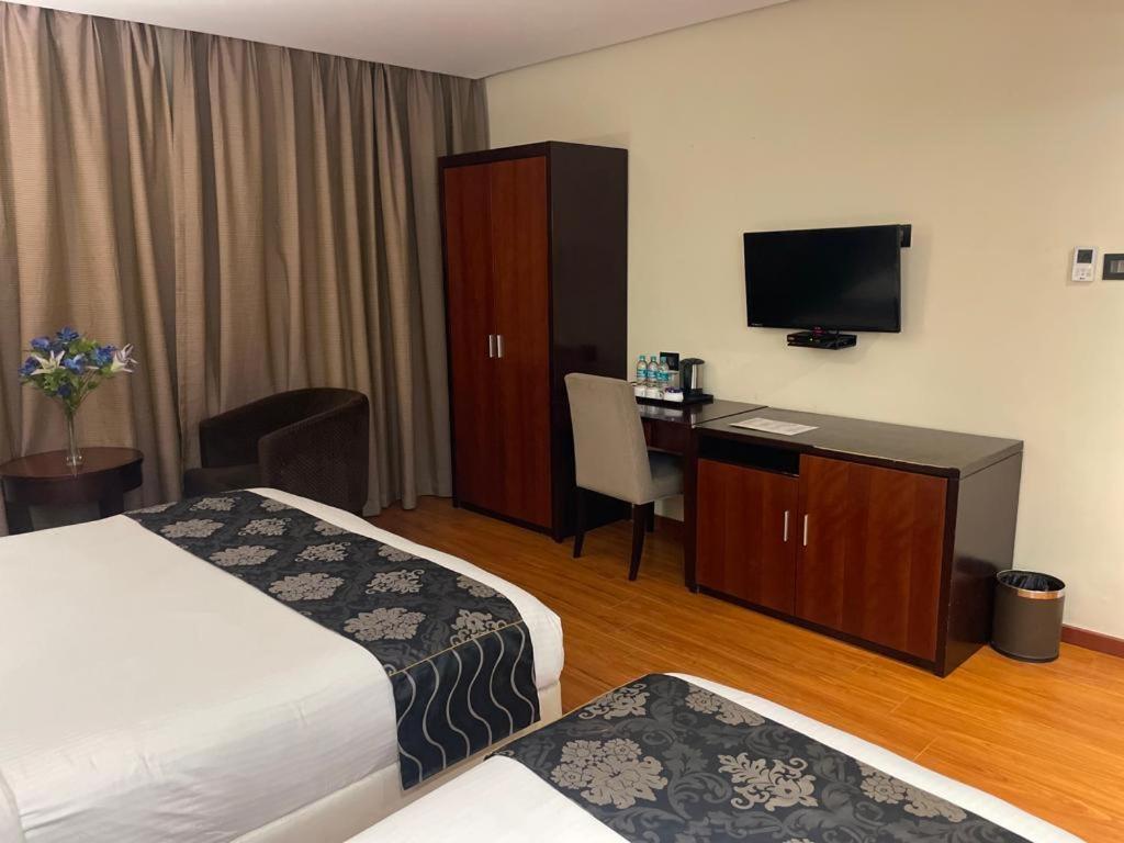Park Avenue Hotel Nungambakkam Ченнаи Экстерьер фото