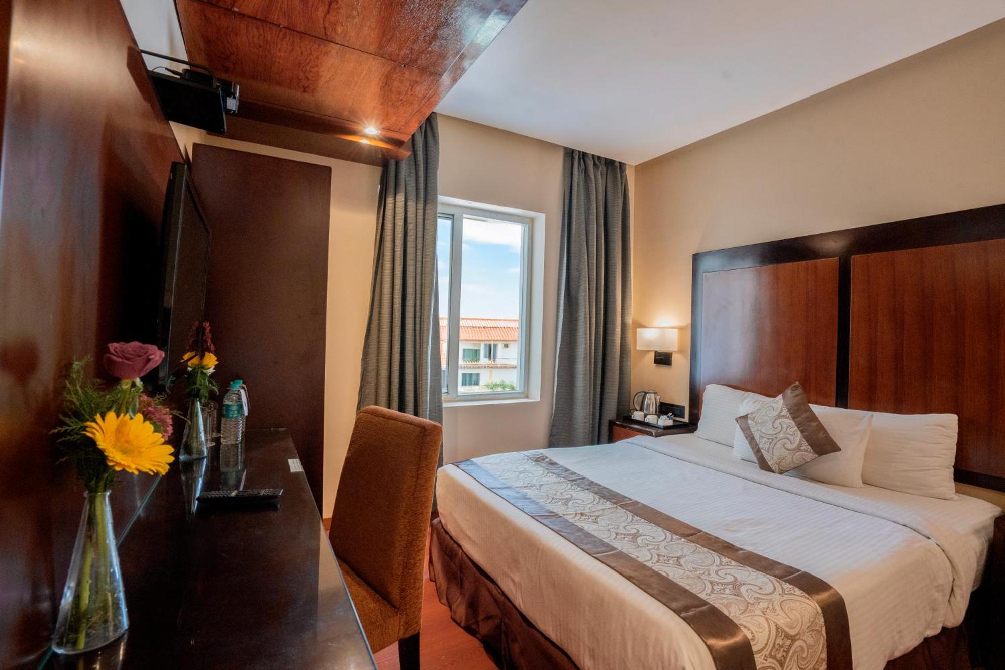 Park Avenue Hotel Nungambakkam Ченнаи Экстерьер фото