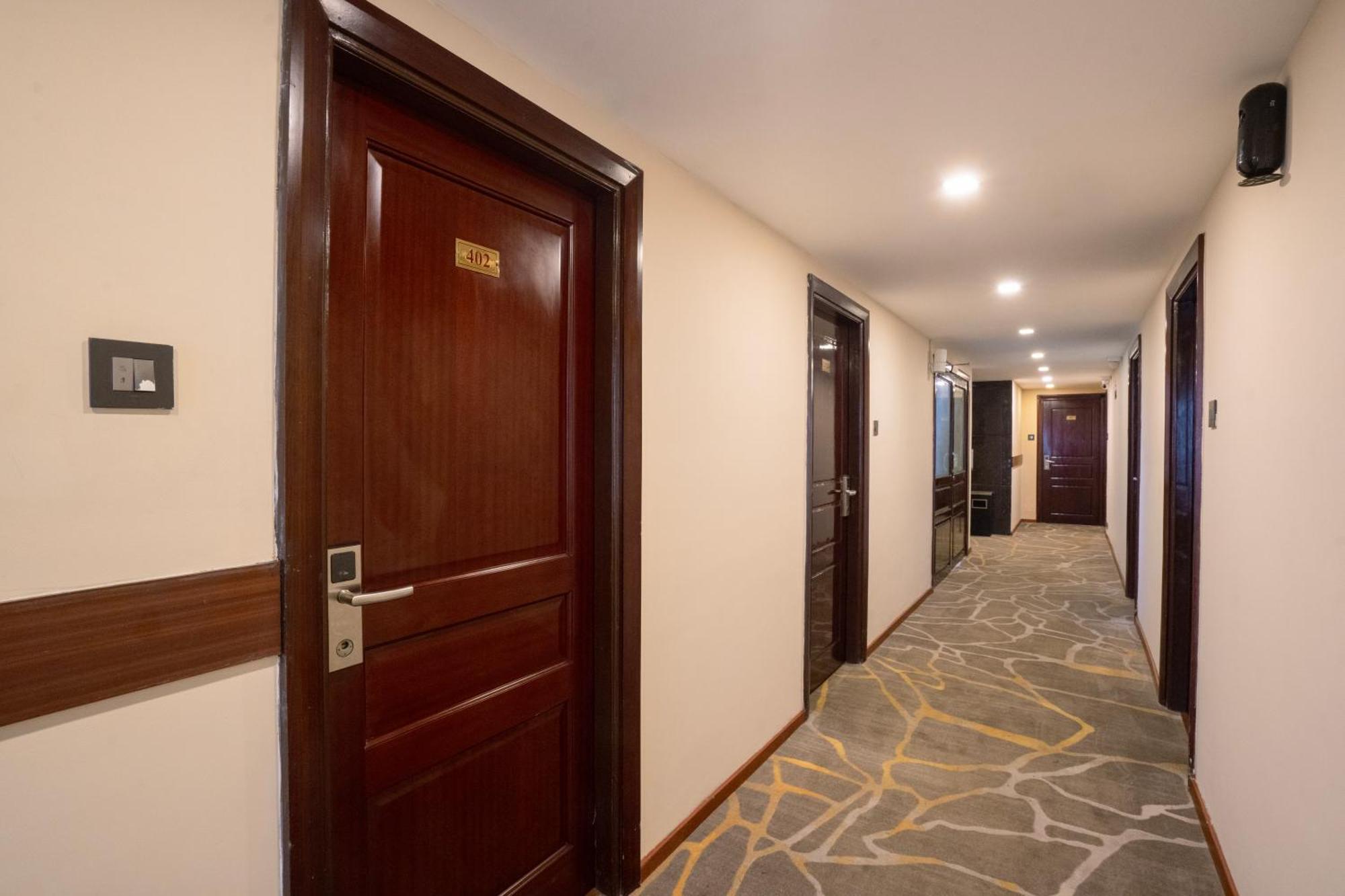 Park Avenue Hotel Nungambakkam Ченнаи Экстерьер фото