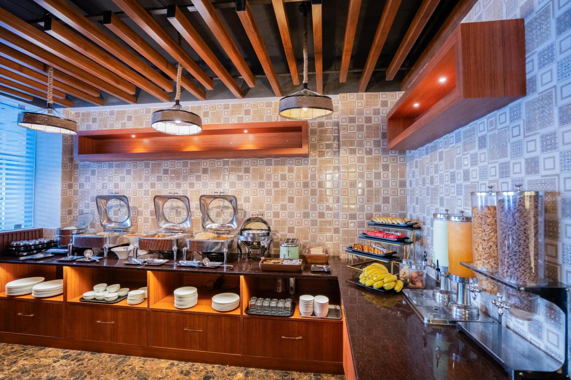 Park Avenue Hotel Nungambakkam Ченнаи Экстерьер фото