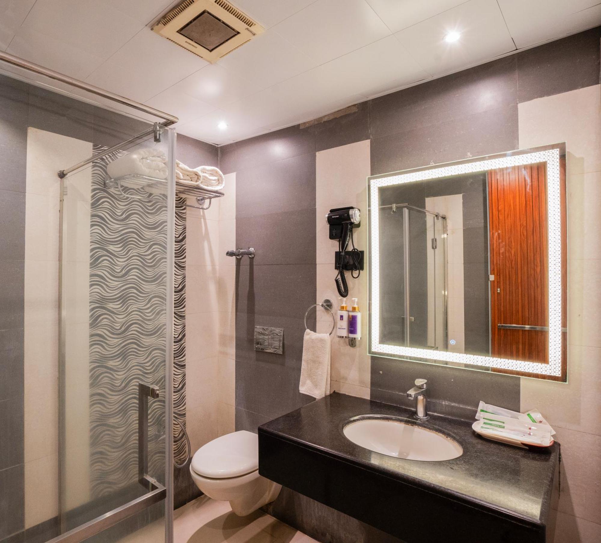 Park Avenue Hotel Nungambakkam Ченнаи Экстерьер фото