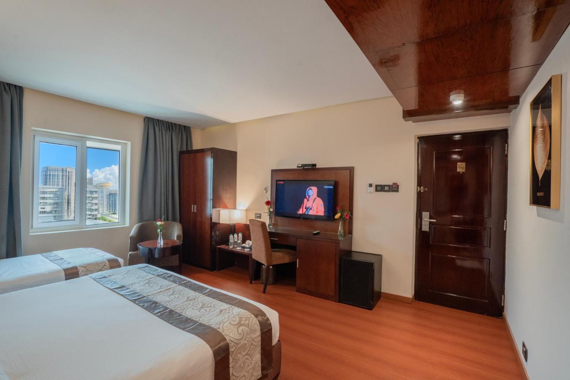 Park Avenue Hotel Nungambakkam Ченнаи Экстерьер фото