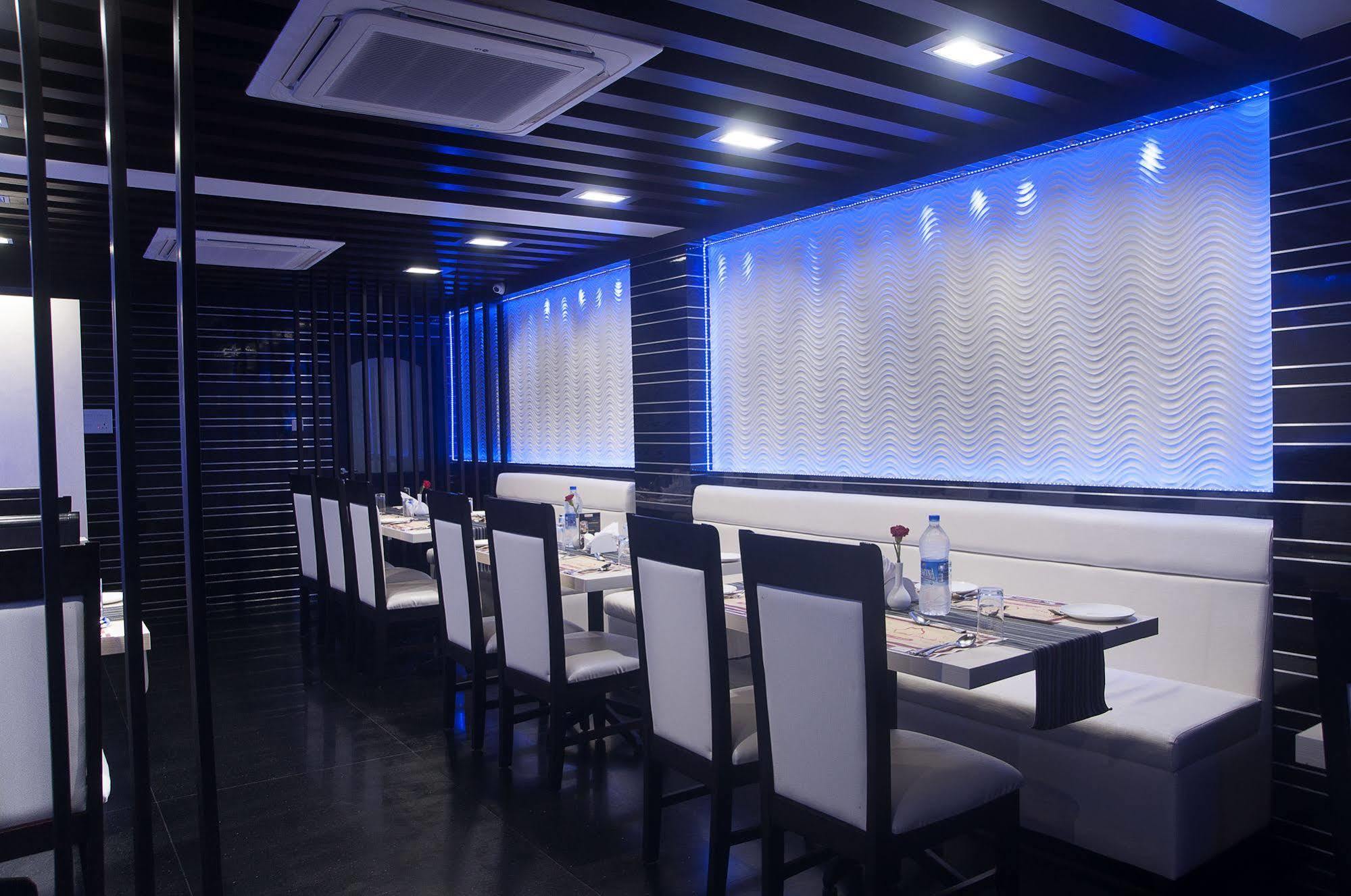 Park Avenue Hotel Nungambakkam Ченнаи Экстерьер фото