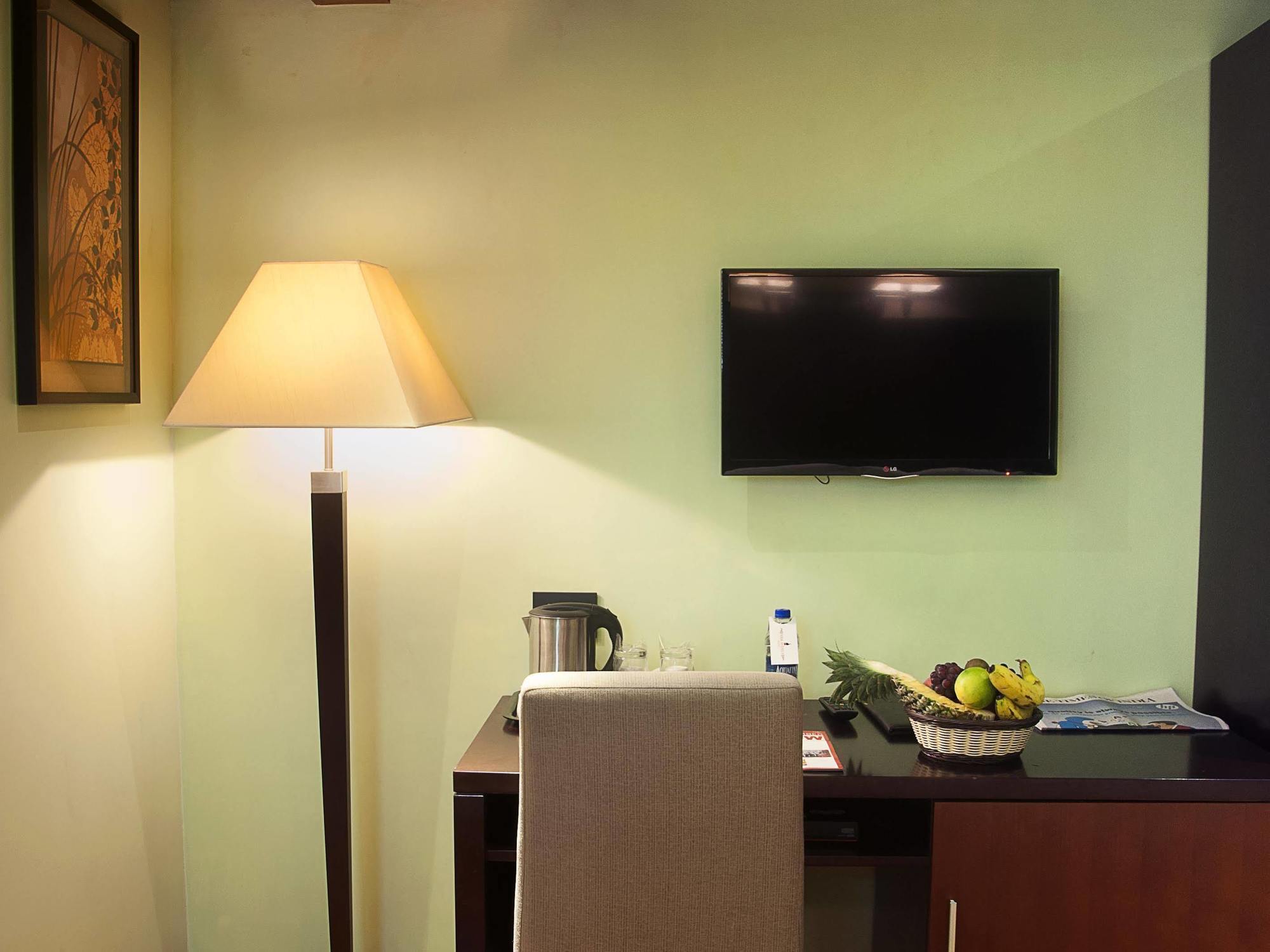 Park Avenue Hotel Nungambakkam Ченнаи Экстерьер фото